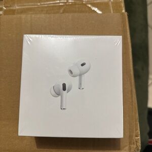 Apple AirPods Pro - Sleek White Design
